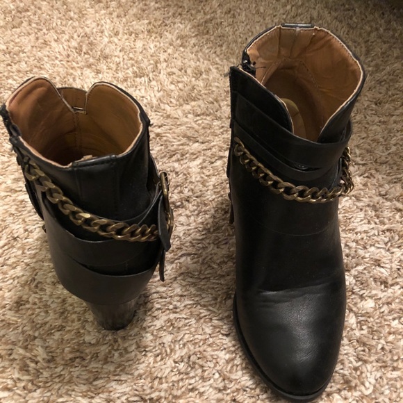 Black booties with chain - Picture 3 of 3